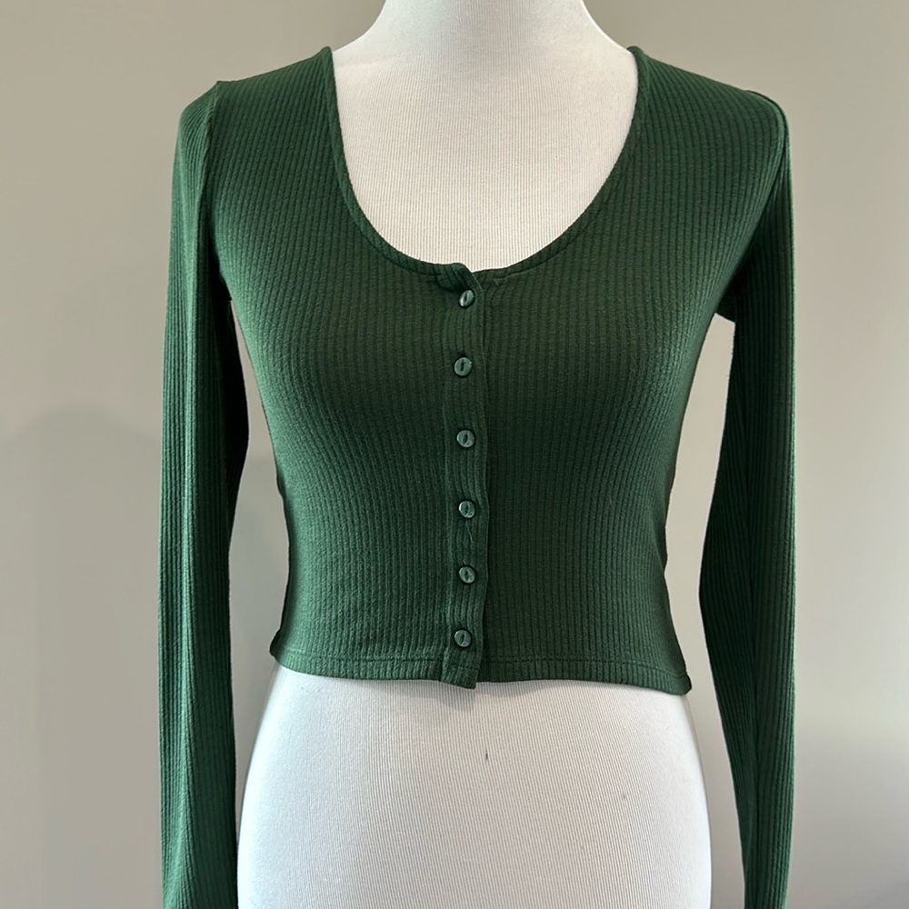Pretty emerald green ribbed scoop neck long sleeve top